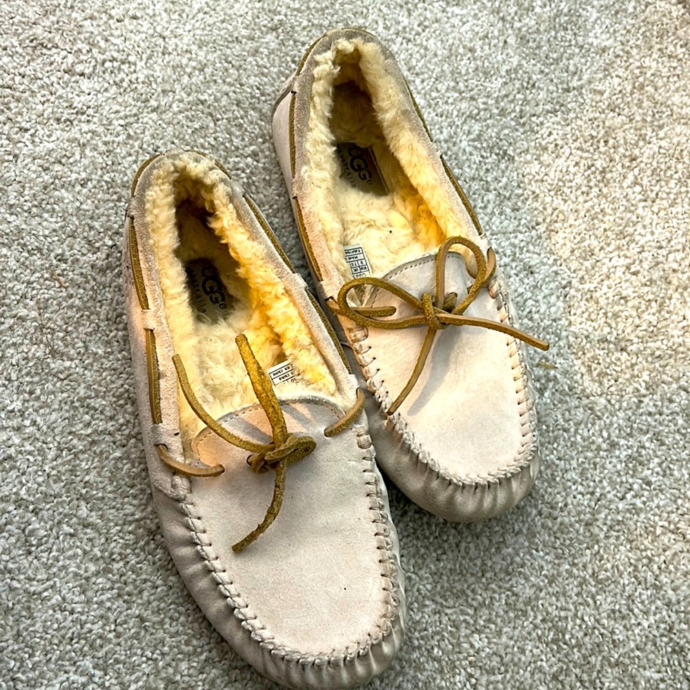 Ugg slippers - size 9 - light pink